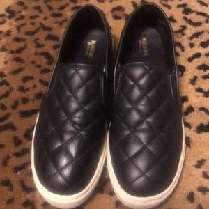 Mossimo slip on shoes